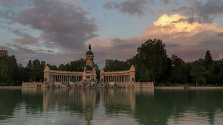 Monument to Alfonso XII in the Parque del Buen Retiro "Park of the Pleasant Retreat" in Madrid, Spainのeditorial素材