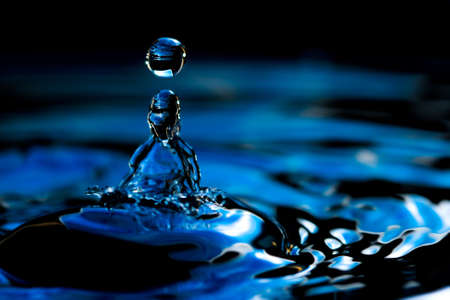 Macro photography of colorful abstract water drop creations.の写真素材