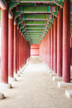 Corridor of Gyeongbokgung Palace in Seoul, South Korea.のeditorial素材