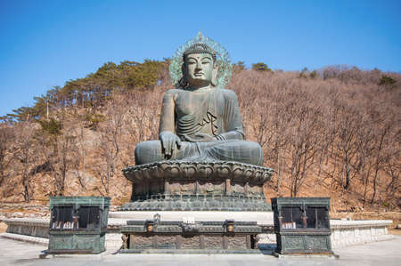 Buddha in the Sinheungsa Temple at Seoraksan National Park, South Koreaの写真素材