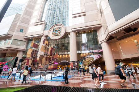 Hong Kong, China - October 03- 2015 : People  at Hong Kong Times Square in Causeway Bay . With 7M population, it is one of the most dense areas in the world.のeditorial素材