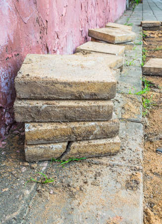 fixing walkway with square concrete paver