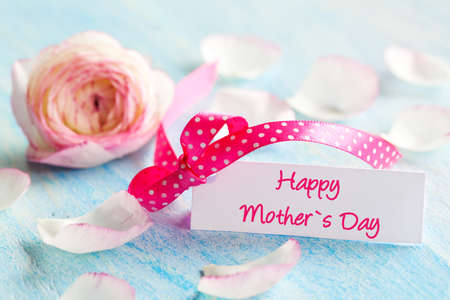 tag with greetings for mothers day 