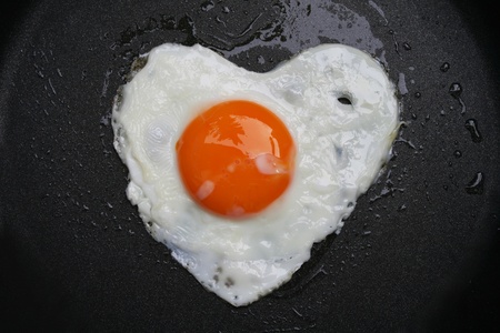 ei in herzformの写真素材