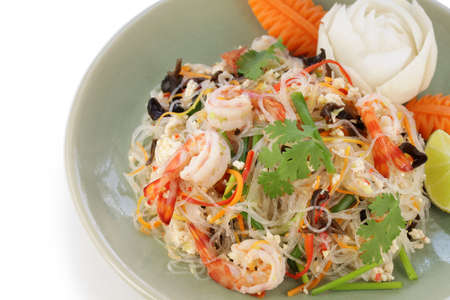 yam wun sen, thai mung bean noodle salad
