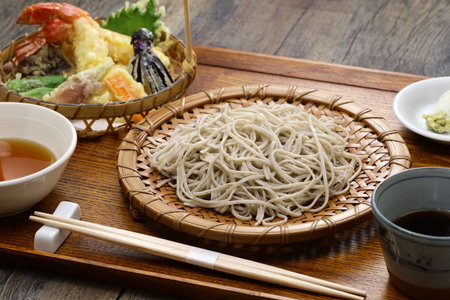 tempura soba, Japanese buckwheat noodles with assorted tempuraの素材 [FY310207243048]