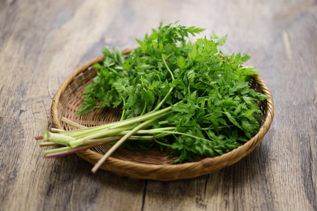 wild chervil, called yamaninjin in Japan.