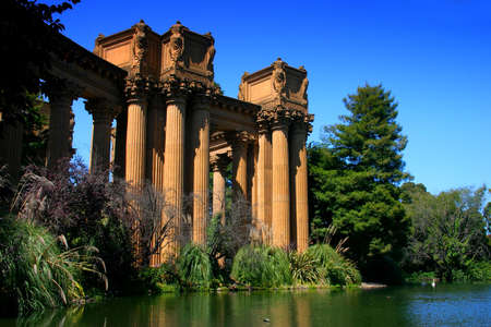 The Palace of Fine Arts in the Marina District of San Francisco, California
の写真素材