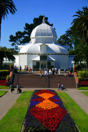 Conservatory of Flowers in the Golden Gate Park in San Francisco, California
の写真素材