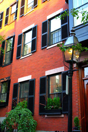 Beacon Hill is a wealthy neighborhood of Federal-style rowhouses, with some of the highest property values in the United States\r\nの写真素材