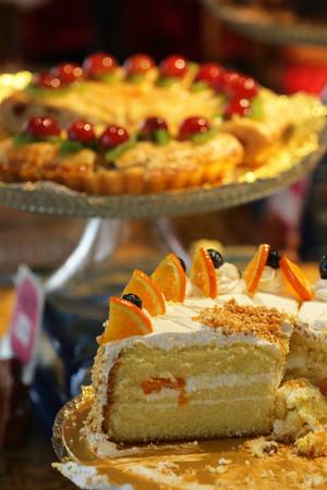Cake with fresh fruits 
の写真素材