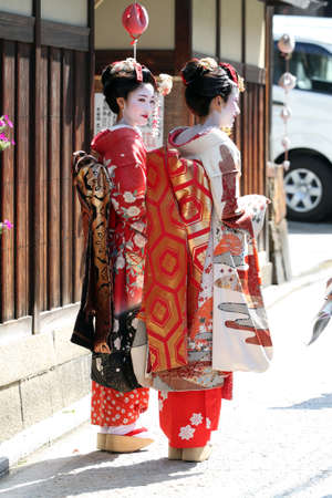 Maiko walking on a street (Kyoto, Japan) 
のeditorial素材
