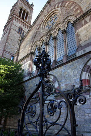 Copley Square is an area of the Back Bay district of Boston. The Boston Public Library, Old South Church, Copley Trinity Church, and the John Hancock Tower are all arrayed around the square.
のeditorial素材