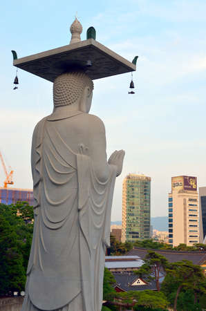 Bongeunsa Buddhist Temple in Seoul, South Korea
のeditorial素材
