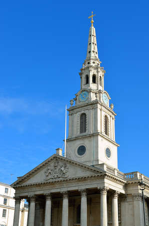 Trafalgar Square is a public space and tourist attraction in central London.のeditorial素材