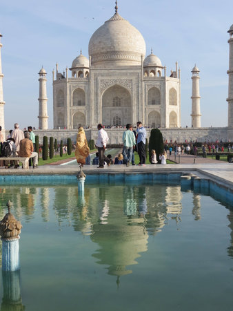 View of the Taj Mahal in Agra, Indiaのeditorial素材