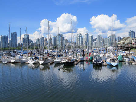 View of the skyline in Vancouver, Canada.のeditorial素材