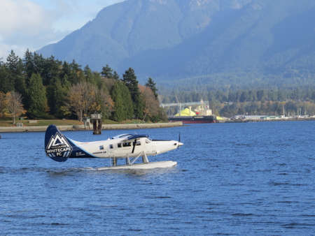 Seaplanes are used to transport passengers between Vancouver City and Vancouver Island, Canada.のeditorial素材