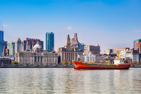 The Bund and the Huangpu River, Shanghai, Chinaのeditorial素材