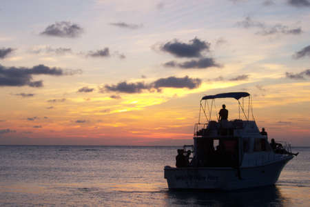 Roatan Scuba boat のeditorial素材