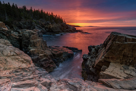 Sunset on the North Shore of Superior Lake, Ontario, Canadaの写真素材