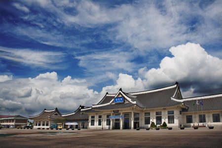 Hanok style train station under white clouds and blue skyのeditorial素材