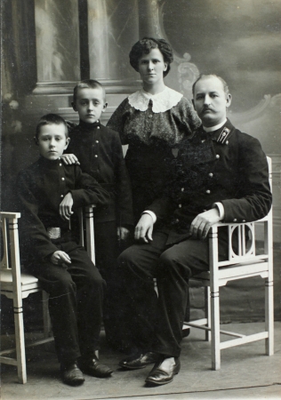 RUSSIAN EMPIRE - CIRCA 1900 Vintage family portrait  Mother, father and children 