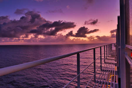 Purple Majesty Sunsets on the Oceanの写真素材