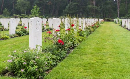 graves of fallen canadian soldiersのeditorial素材