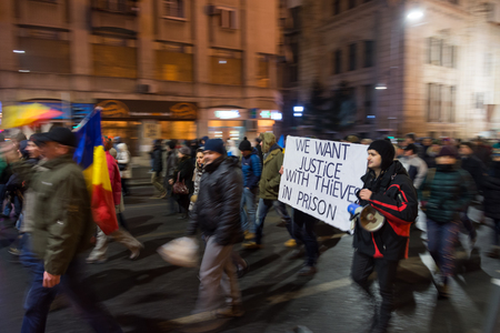 People protesting in Bucharest against the government, 29-1-2017, Romaniaのeditorial素材