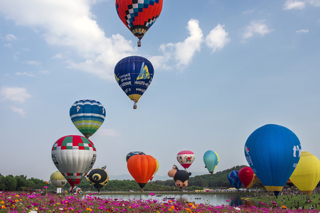 HIANG RAI, THAILAND - FEBRUARY 14, 2017 : International Balloon Fiesta 2017 is the festival of happiness at Singha Park Chiang Rai 14- 18 February 2017 northern of Thailand.のeditorial素材