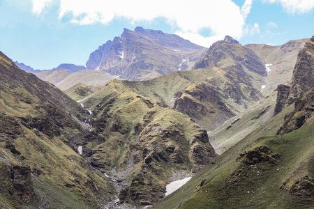 Mountain valleys in dhouladhar himalayan rangeの写真素材