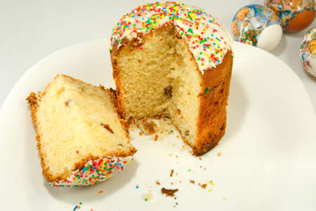 image of Easter cupcakes and eggs