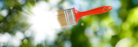 brush on a green background close-upの写真素材