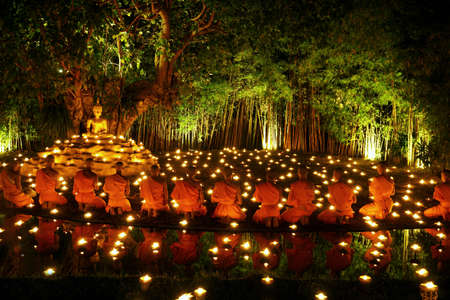 In Magha Puja Day. Every monk and Buddhism are praying or worshiping to the buddha \"Sitthata\". Because this day is the day that the buddha\'s prophet had the first edify in 2500 years ago.のeditorial素材