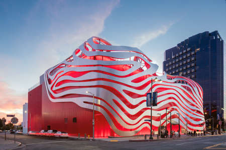 LOS ANGELES, CALIFORNIA - DEC 20 2015: Editorial Exterior of Petersen Automotive Museum. The Petersen Automotive Museum is located on Wilshire Boulevard along Museum Row in the Miracle Mile neighborhood of Los Angeles. One of the world's largest automotivのeditorial素材