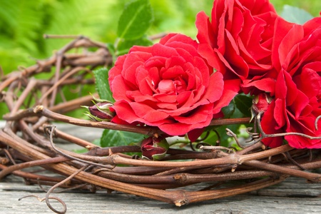 red roses and wreathの写真素材