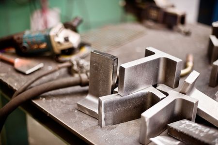 Hand Held Griner Cleaning Rough metal surface