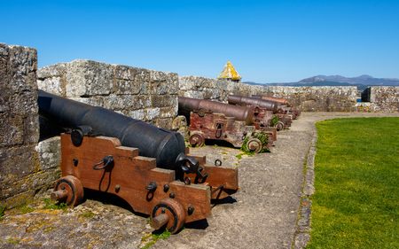 Baiona, Espanha - May 03, 2018 : Cannons of Tenaza Tower, Pontevedra, Espanhaのeditorial素材