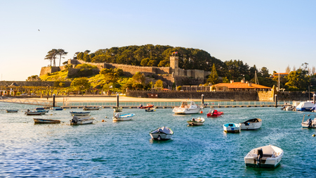 Baiona, Espanha - May 03, 2018 : Late afternoon by the harbor of Baiona, Pontevedra, Espanhaのeditorial素材