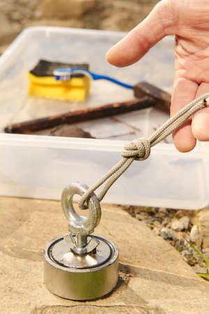 Preparing of neodymium magnet of rope for exploring water