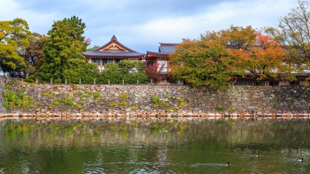The wall of Hiroshima Castle that surrounds the Gokoku Shrineのeditorial素材