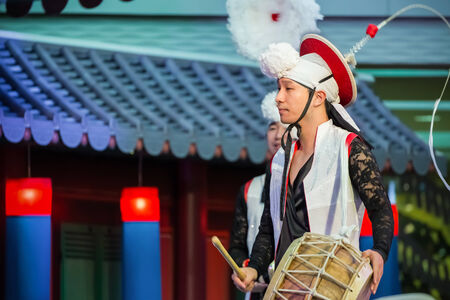 BANGKOK, THAILAND - AUGUST 31: Tamu in Bangkok, Thailand on August 31, 2014. "Tamu" comprises six sets of imperial court dance which performed to Korean Emperor in the pastのeditorial素材