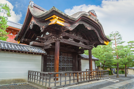Chokushimon (Imperial Messenger Gate) at Daitoku-ji Temple in Kyoto, Japanのeditorial素材