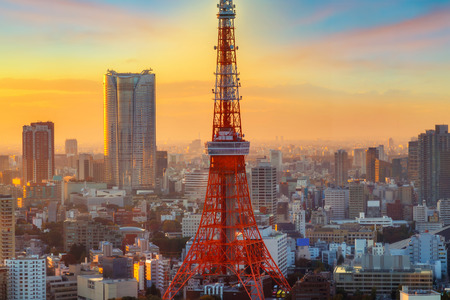 Tokyo Tower in TwilightTOKYO, JAPAN - NOVEMBER 28, 2015: Tokyo Tower built in 1958, it was the main source of antenna leasing and tourism, over 150 million people visited the tower since its opening.のeditorial素材