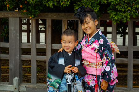 KYOTO, JAPAN - NOVEMBER 22 2015: Shichi-go-san, a traditional rite of passage and festival day in Japan for 3 and 7-year-old girls and 3 and 5-year-old boys at Heian-jingu Shrineのeditorial素材