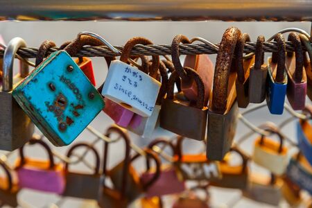 Love Locks at Osanbashi Pier in Yokohama

YOKOHAMA, JAPAN - NOVEMBER 24 2015: Love locks at Osanbashi Pier in Yokohamaのeditorial素材