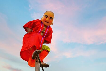 BANGKOK, THAILAND - FEBUARY 20: A group of people perform a lion dance during Chinese new year's celebrationのeditorial素材