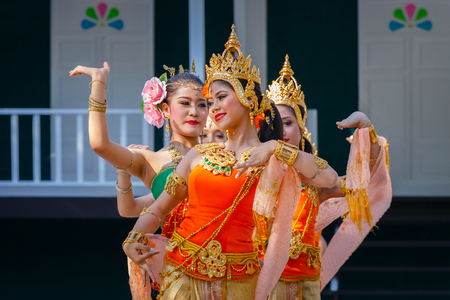 BANGKOK, THAILAND - JANUARY 14 2016: Participants take part in the celebration of Thai Traditional Culture Festival at Lumpini Parkのeditorial素材