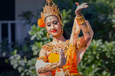 BANGKOK, THAILAND - JANUARY 14 2016: Participants take part in the celebration of Thai Traditional Culture Festival at Lumpini Parkのeditorial素材